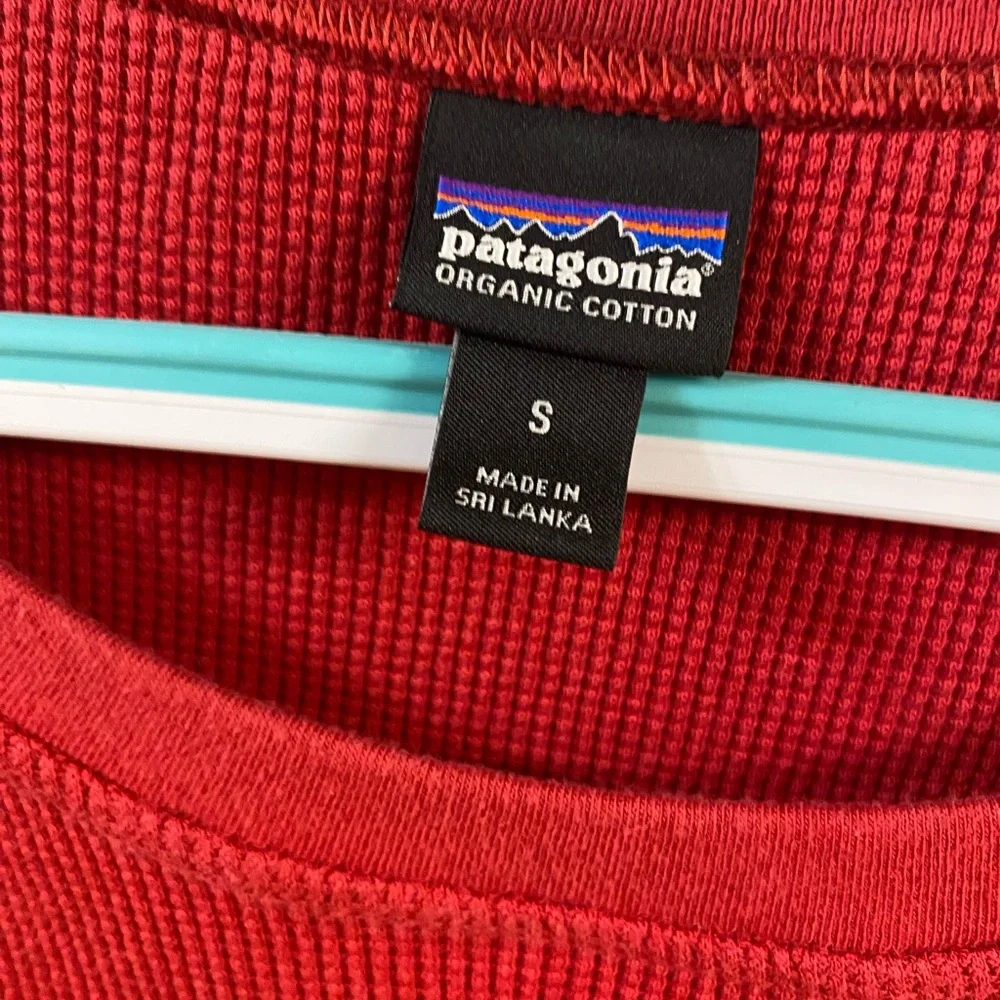 Patagonia woman’s  Red Long Sleeve Tee - Picture 8 of 10